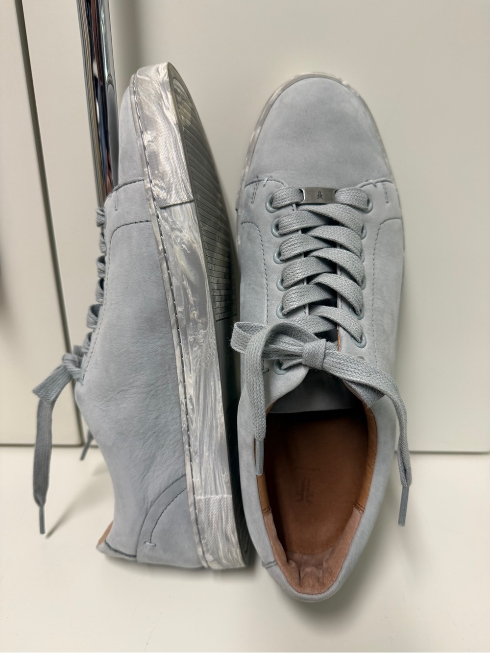Frye Light Gray Suede Low Top Sneakers Size 9.5 Never Worn - Picture 7 of 10